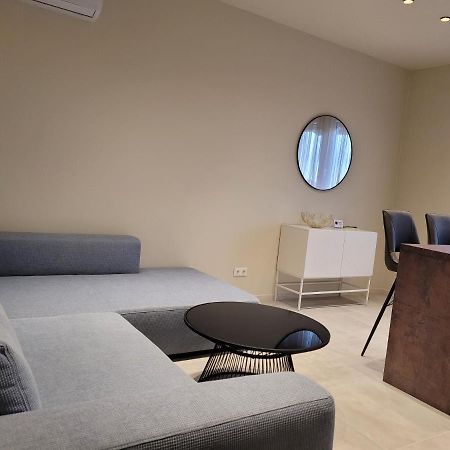 Lara II Apartman Debreţin Exterior foto