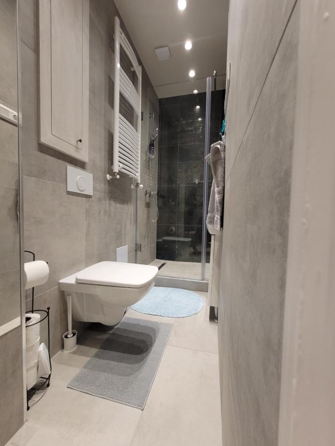Lara II Apartman Debreţin Exterior foto