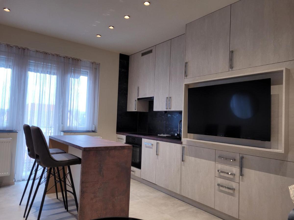 Lara II Apartman Debreţin Exterior foto