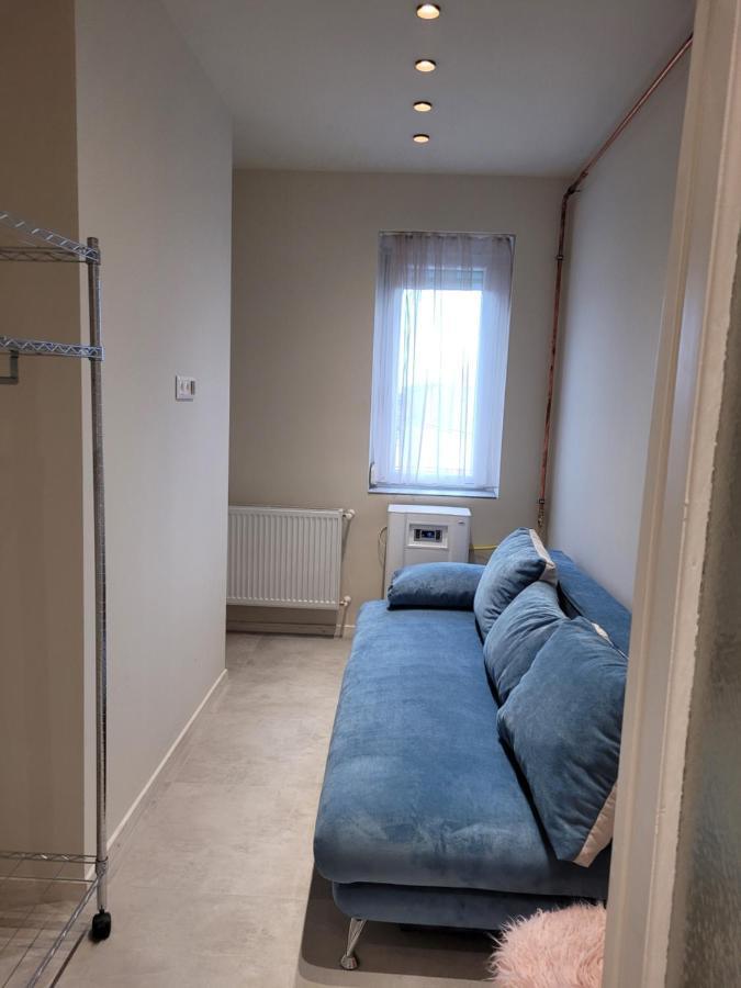 Lara II Apartman Debreţin Exterior foto